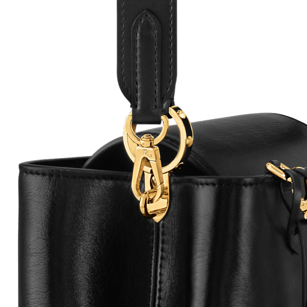 LOUIS VUITTON  Capucines MM Souple (Replica)  Include box, dust bag.