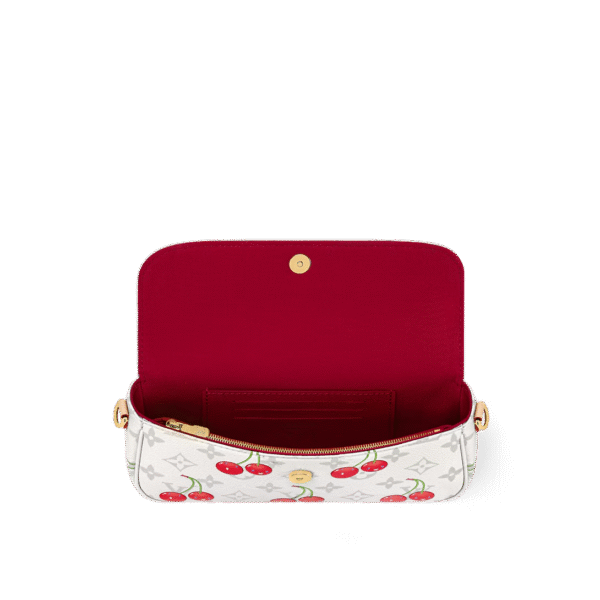 LOUIS VUITTON  LV x TM Wallet On Chain Ivy  (Replica)  Include box, dust bag.