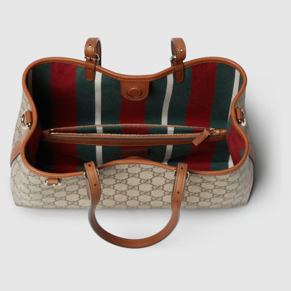 GUCCI  GG EMBLEM  (Replica)  Include box, dust bag. choose according to the color shown in the product image.